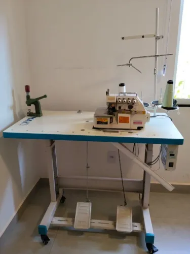 Máquina de costura