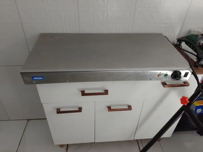 Forno e mesa quente 
