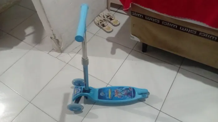 Vendo patinete novo