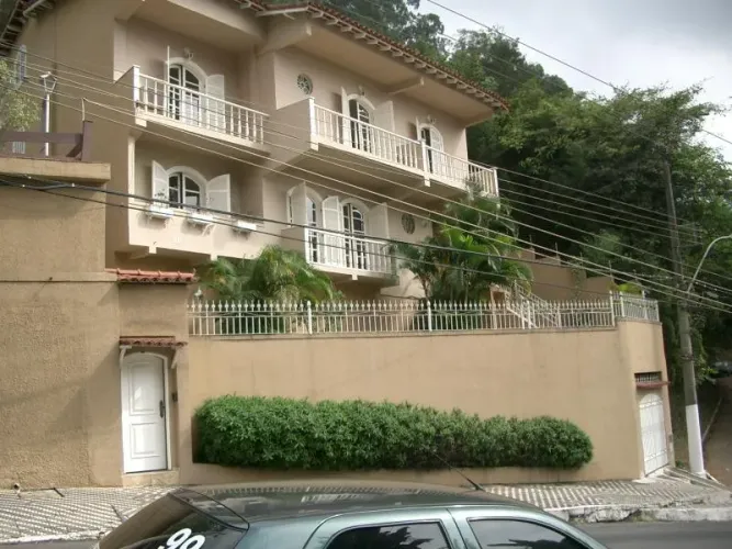 Casa para Venda em Barra Mansa, CENTRO, 4 dormitórios, 1 suíte, 4 banheiros, 3 vagas