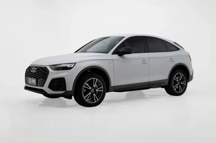Audi Q5 SB P Black. 2.0 TFSIe S.tr. QT (hib.) 2024