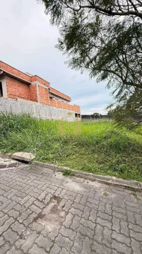Terreno à venda em condomínio fechado Rio Do Limão, Araruama/RJ