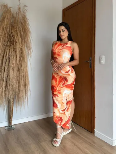 Vestido Marmorizado Suplex assimétrico abertura lateral - Modela o Corpo (Veste 36 ao 44)