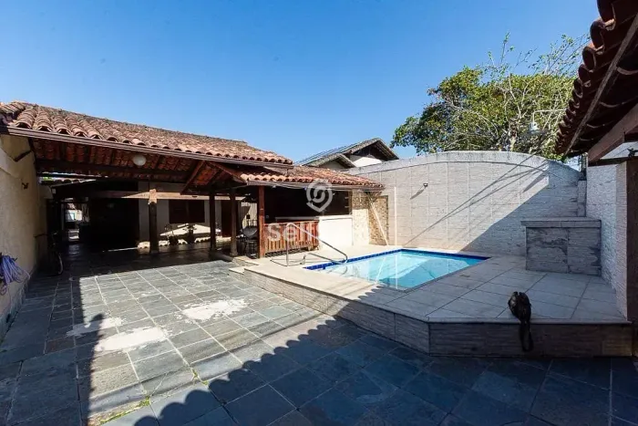 Casa para locação de 3 qrts com piscina em Itaipu