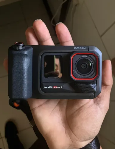 Câmera ação insta 360 ace pro 2