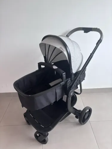 Carrinho de Bebê EXCELENTE condição 