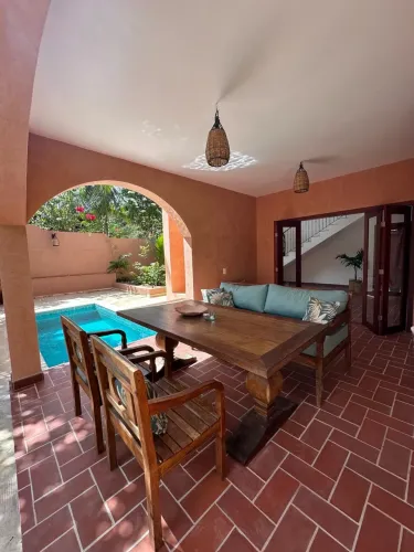 Mesa com cadeiras balinese