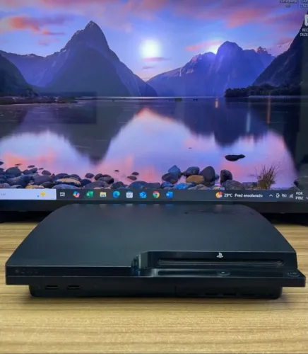 PS3-SLIM (muito conservado) CONSEGUE JOGAR PS1,PS2,PS3 está com o HEN<br>