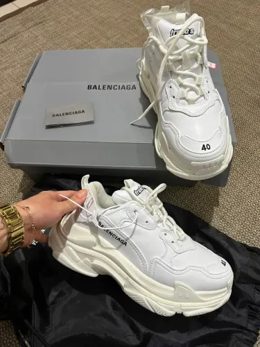 Tênis Balenciaga triple s NOVO ORIGINAL
