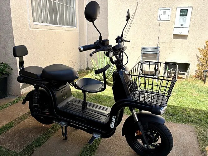 Moto Elétrica Bee U1 - Econômica, Silenciosa e Sem CNH