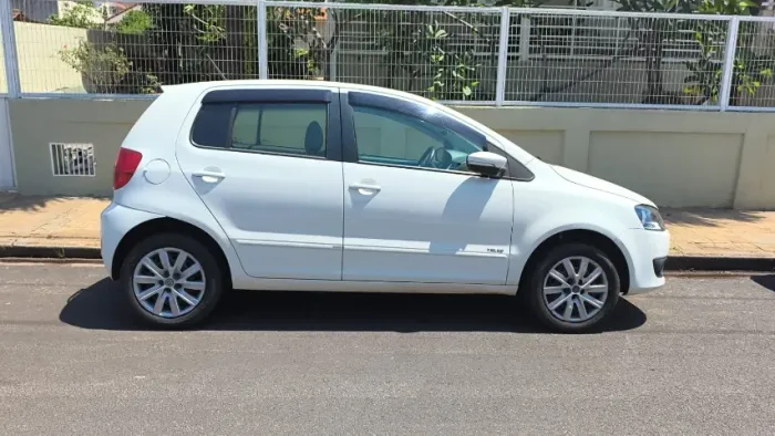 Volkswagen Fox 1.0 MI Total Flex 8V 5P 2014