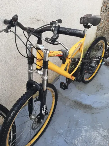 VENDO BICICLETA MORMAII BIG RIDER AMARELA - SUSPENSÃO DUPLA