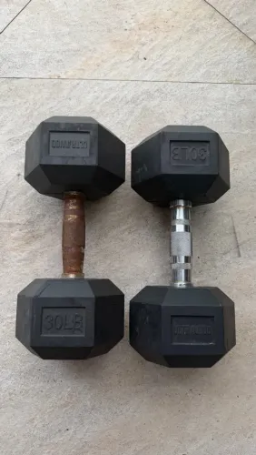 Par de Halter Emborrachado 30lbs (13,6kg)