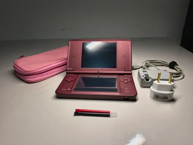 Nintendo DSi XL Vermelho - Desbloqueado