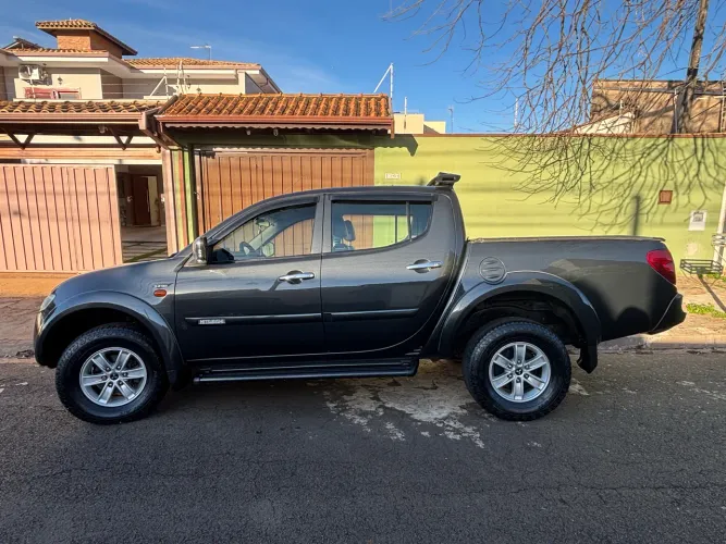 Mitsubishi L200 Triton HPE 3.2 CD TB Int.diesel MEC 2010