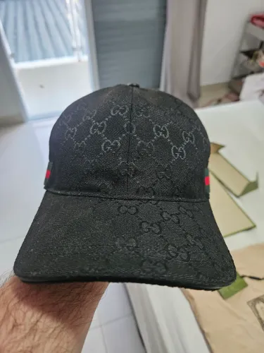 BONÉ GUCCI GG SUPREME ORIGINAL - ESTADO IMPECÁVEL.