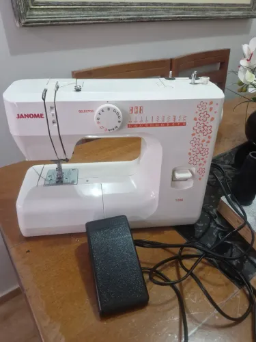 Máquina de costura janome 1006