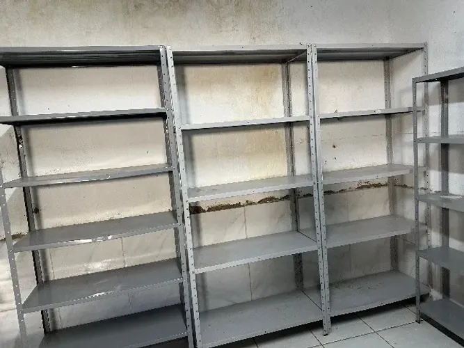 24 Estantes Prateleira De Aço Com 5 Bandejas Cor Cinza para venda (preço unitário)