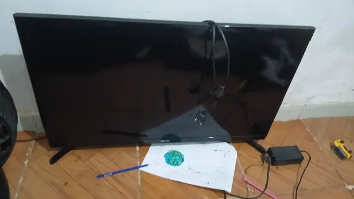 TV 32 polegadas por 800,00 reais
