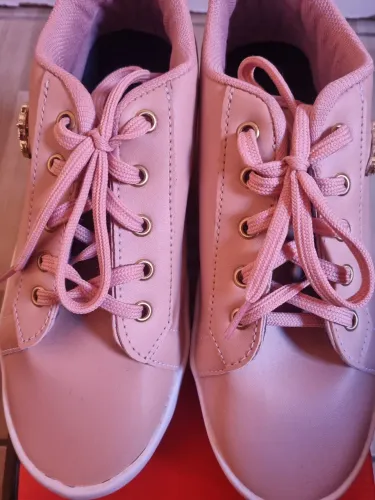 Tênis feminino novo tamanho 37/38 com caixa