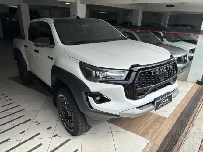 Toyota Hilux CD Gr-s 4X4 2.8 TDI Dies. Aut. 2024