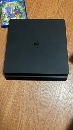 Ps4 slim 