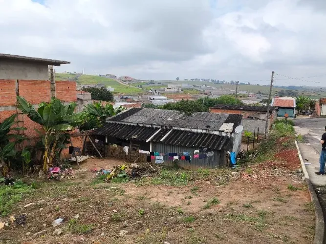 Vende-se Casa Simples com 01 dorm. no Jardim Paviotti em Monte Mor - Ótimo preç
