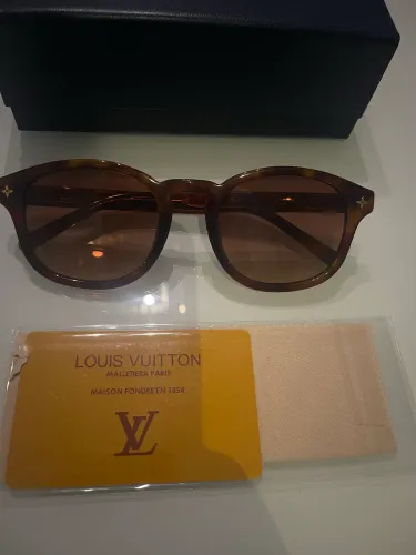 Óculos louis vuitton novo na caixa