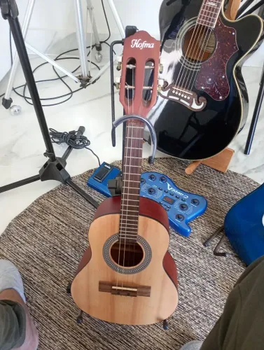 Cavaquinho Hofima incríveis timbres