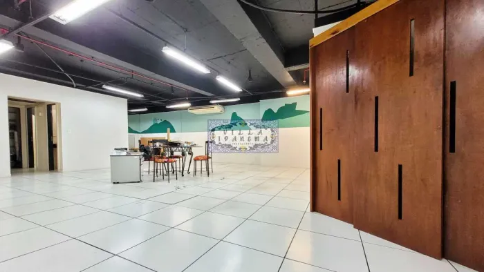COPACABANA POSTO 6 - SALA COMERCIAL 170 M2 ALTO PADRÃO COM VISTA MAR, SPLITS E VAGA !