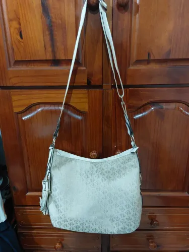 Bolsa Bege material sintético 