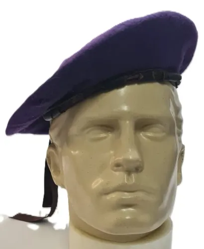 Boina militar em feltro Roxo(característica das tropas aerotransportadas e de elite identi
