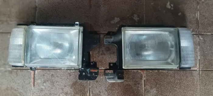 Vendo par de farol da f1000