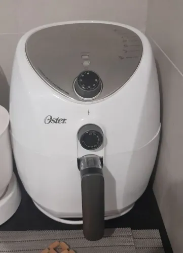 Fritadeira Elétrica Sem Óleo Multifuncional Oster 1500w 220 branca 