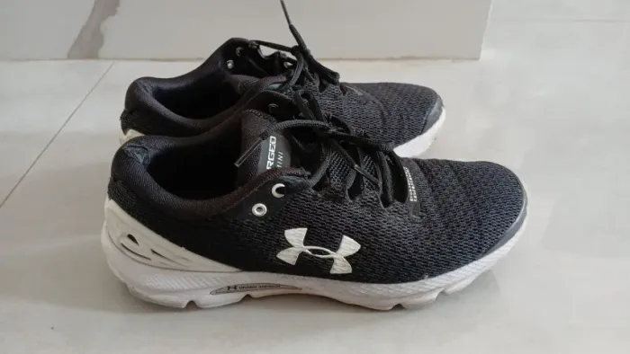 Tênis Under Armour Charged Gemini núm, 41