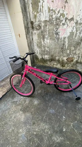 Vende - se bicicleta menina aro 24