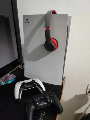 PLAYSTATION 5 - MÍDIA FÍSICA + 2 CONTROLES