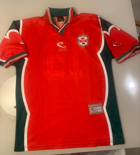 Camisa da Portuguesa Santista de jogo temporada 2000 marca Conti
