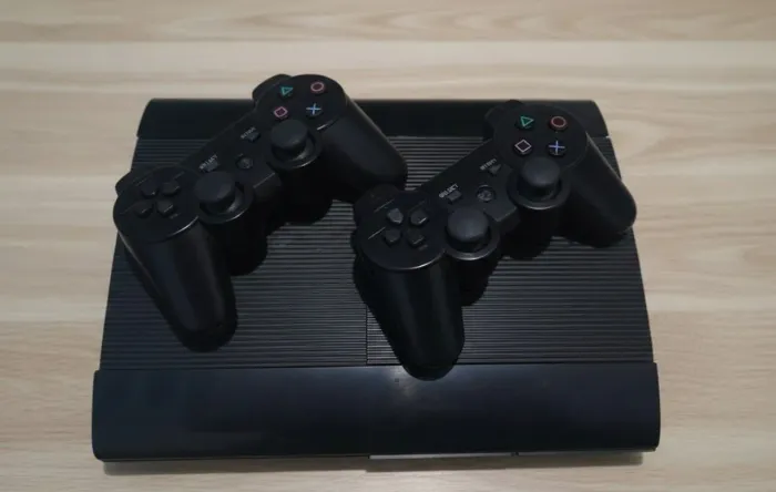 Ps3 + 100 jogos 