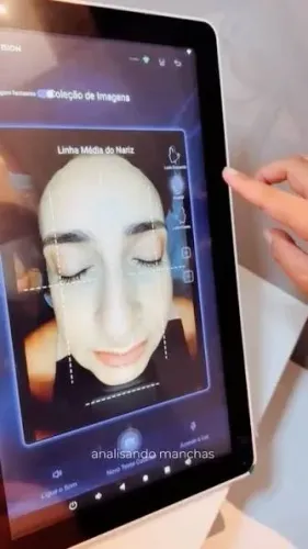 Analisador de pele de alta tecnologia que utiliza IA - DNA Vision 12D