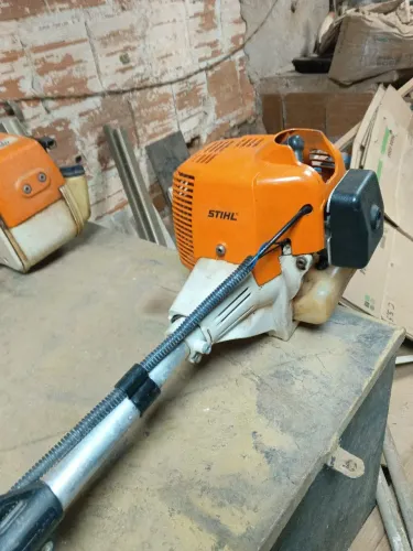 Vende-se uma roçadeira fs82 e uma motoserra 170