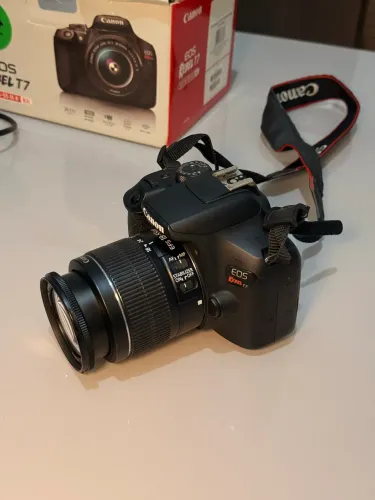 CÂMERA CÂNON T7+ COM ACESSÓRIOS