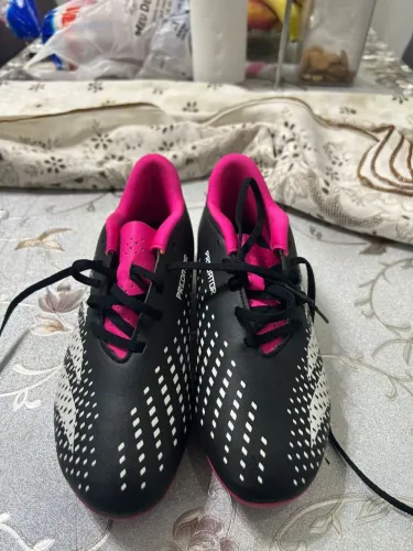 Chuteira Predator Adidas - Tamanho 37 (Ótimo estado)