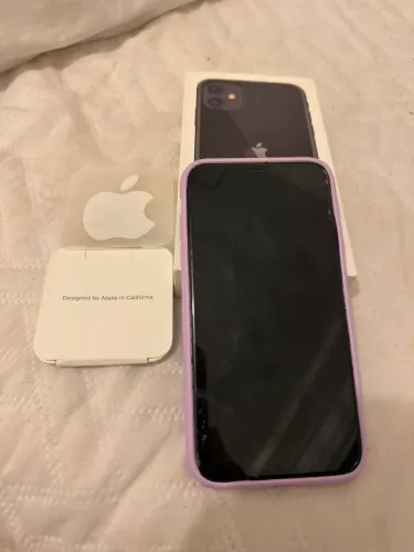 iPhone 11 64gb (tela trincada)