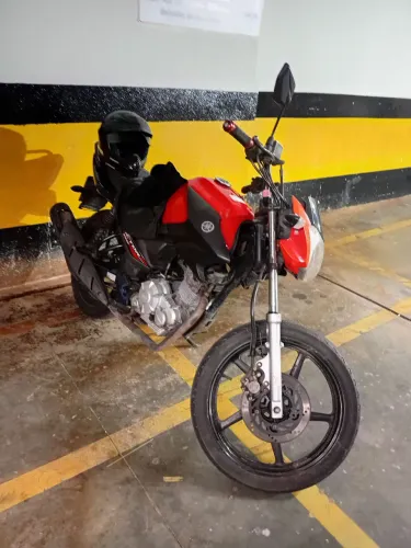 Moto Factor 150 vermelha- 2017