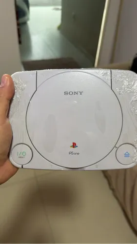 PlayStation 1 one com 1 controle 