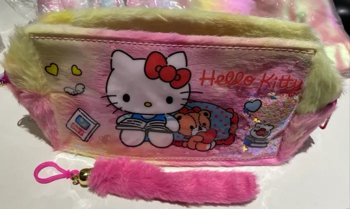 ESTOJO HELLO KITTY EM LINHO COM CHAVEIRINHO