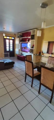 Vendo Casa em Condomínio no Olho D'água, 04 quartos, Energia Solar.
