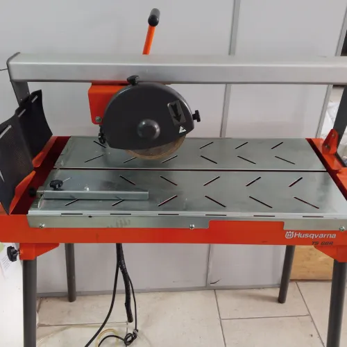 Máquina de Corte Profissional Husqvarna TS piso e cerâmica