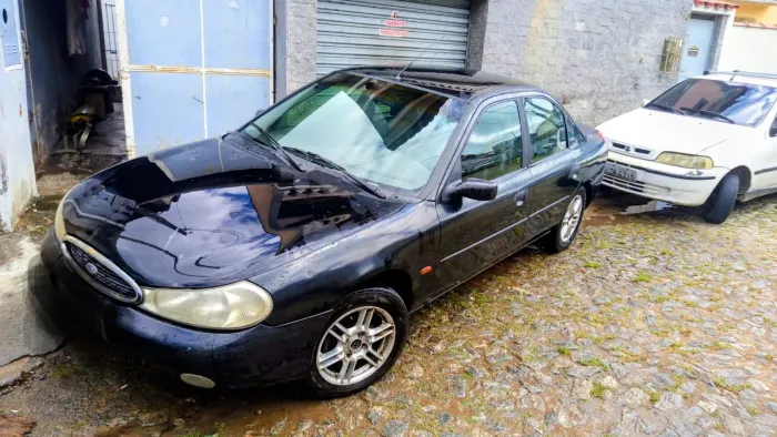 Ford Mondeo GLX 2.0 4P E 5P 2000